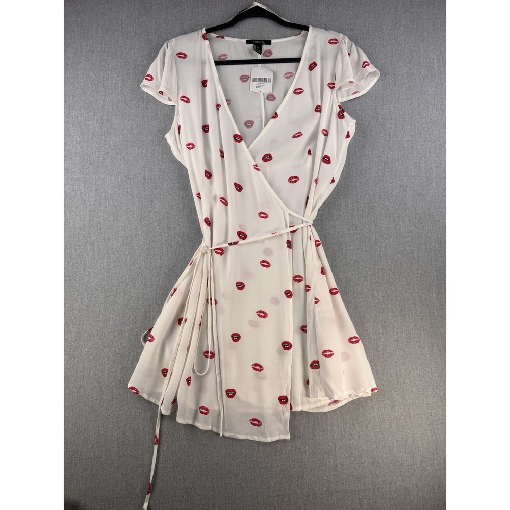 Forever‎ 21 Wrap Dress Womens Large White Red Lip Print Short Sleeve NWT